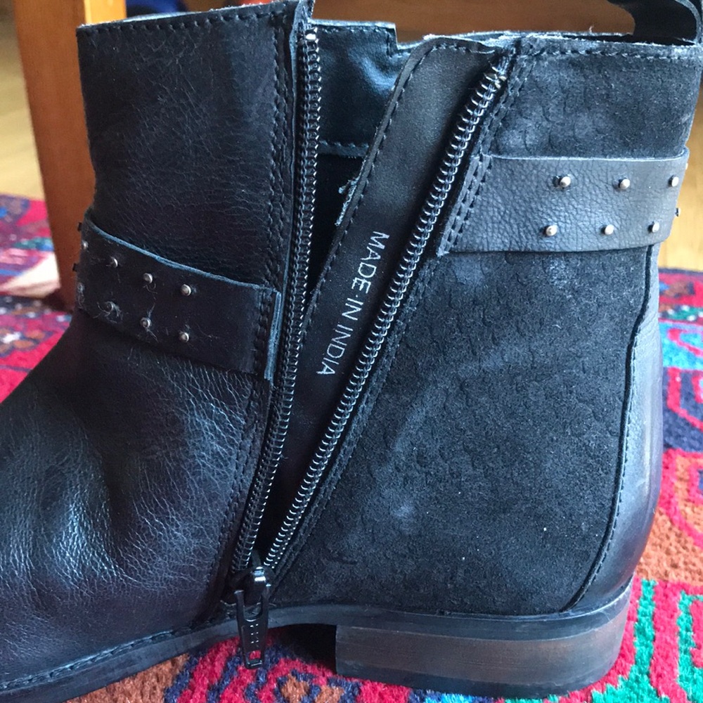 Black Leather ankle boots! - Picture 4 of 10